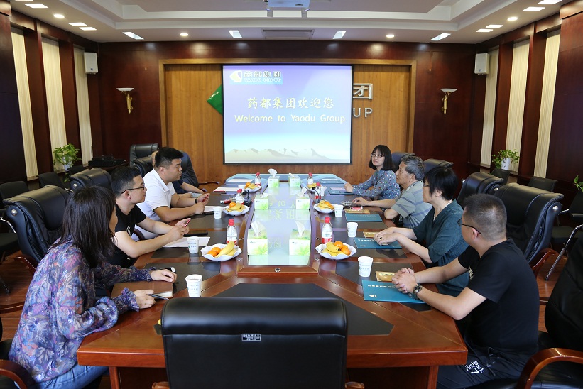 河北省醫(yī)藥行業(yè)協(xié)會(huì)副會(huì)長劉彥斌一行來我公司調(diào)研