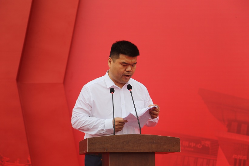 藥都集團(tuán)總經(jīng)理、安國(guó)市中藥協(xié)會(huì)會(huì)長(zhǎng)李龍受邀出席安國(guó)市中藥材批發(fā)交易市場(chǎng)開(kāi)業(yè)慶典并作致辭