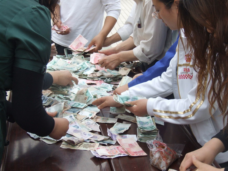 藥都制藥集團(tuán)舉行大型捐贈活動