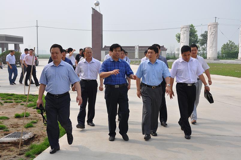 國家商務部市場秩序司副司長溫再興來我公司視察